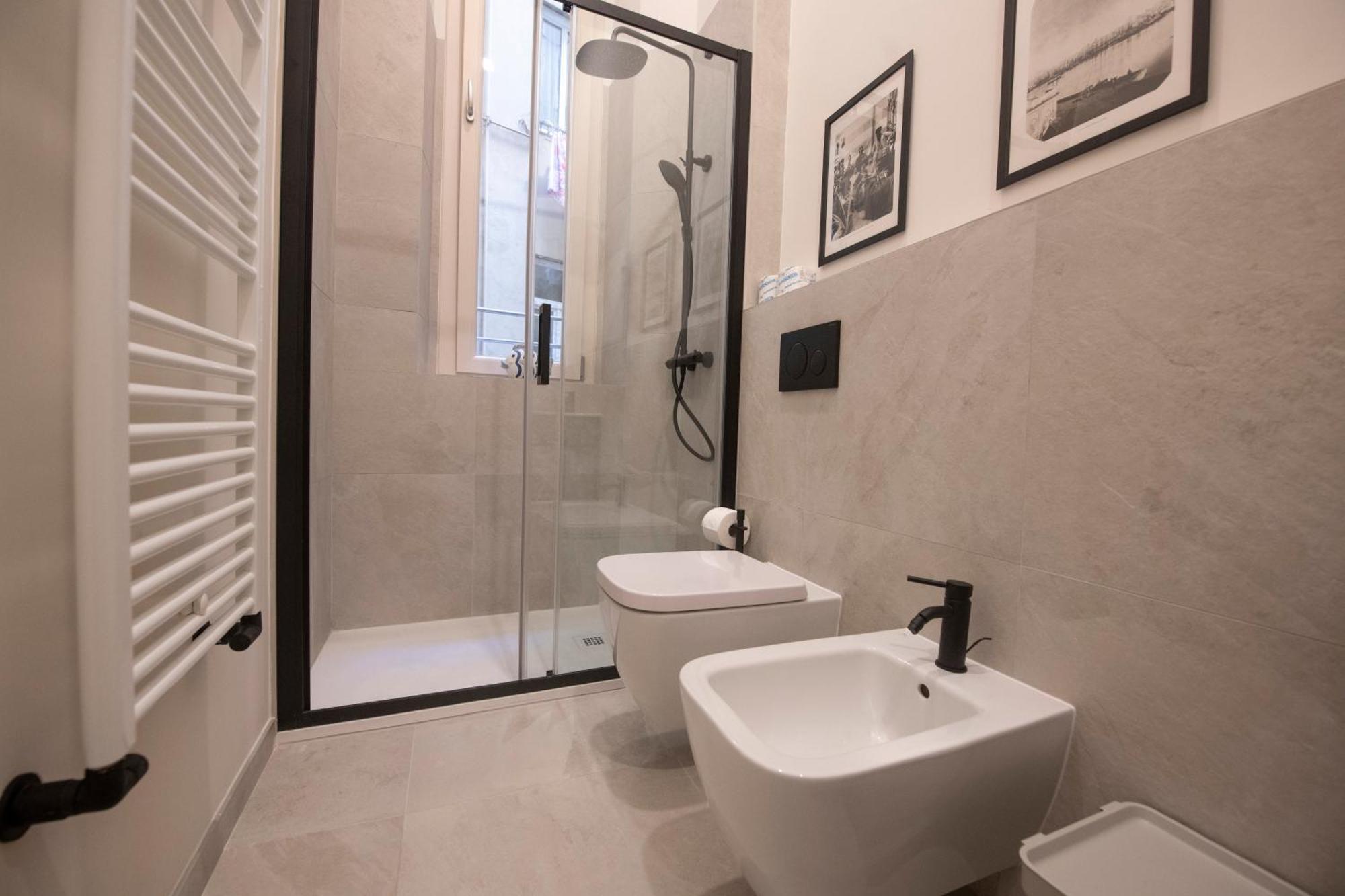 227 - Largo Zecca Luxury Apartment - Nel Cuore Del Centro Di Genova Eksteriør billede